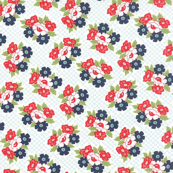 Blooms Creamy White - FAT QUARTER